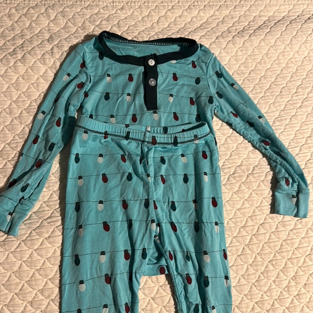 Kickee Pants Christmas Light PJs size 2T